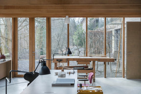 The greenhouse is the place from which the architect’s ideas spring, but also the place of heritage and transmission as he welcomes his grandchildren there for afternoons of exchange and creation. (Photo: Jan Hanrion/Paperjam)