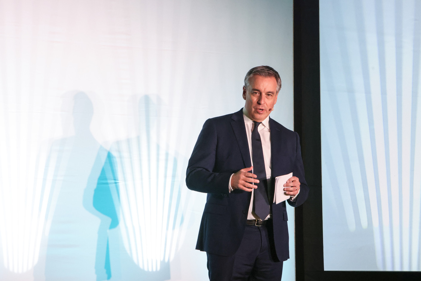Claude Meisch (DP, minister for national education, children and youth) gave opening remarks at the Generation Z 10×6 event on Tuesday 28 November 2023. Photo: Marie Russillo / Maison Moderne