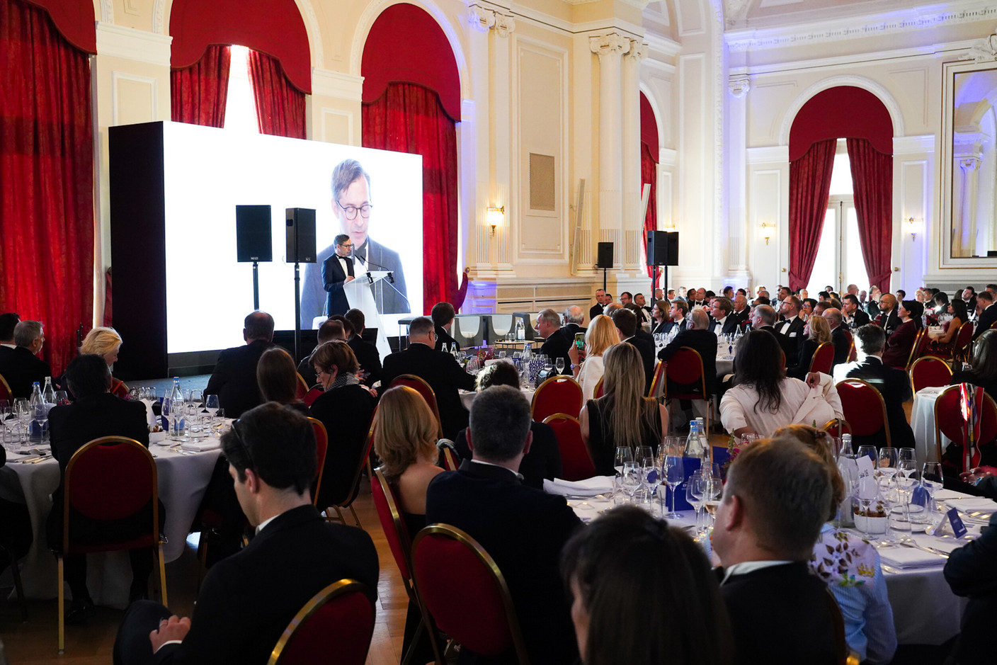 Beneath the crystal chandeliers of the Cercle Cité, in front of nearly 250 guests, on 21 May 2026 EY transformed the presentation of its 2026 Attractiveness Survey into a demonstration of the Grand Duchy’s strategic positioning: that of a Luxembourg seeking to transform its historical stability into a European hub for decision-making, artificial intelligence, strategic finance and sensitive technologies. (Photo: EY)