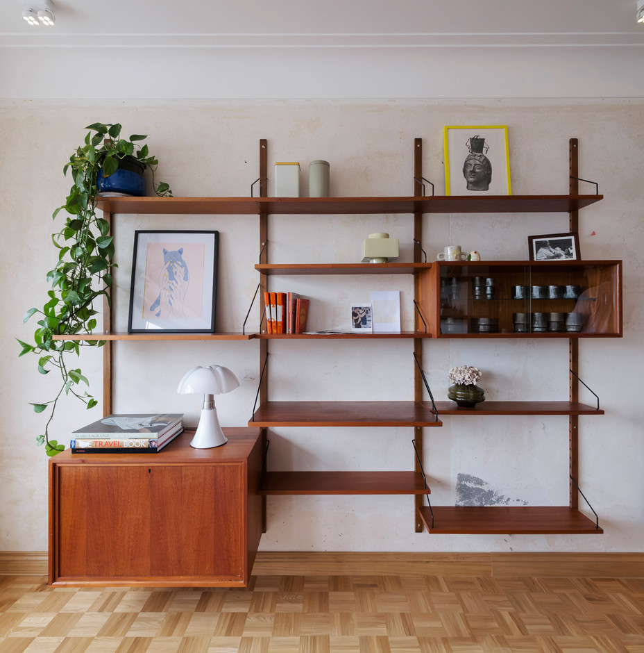 As vintage enthusiasts, the couple have brought together pieces found at the Amsterdam and Brussels markets, among others: years of research and favourites sublimate their interior. (Photo: Jan Hanrion/Paperjam)