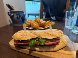 At Charles Sandwiches, the sandwiches are generous. (Photo: Paperjam)