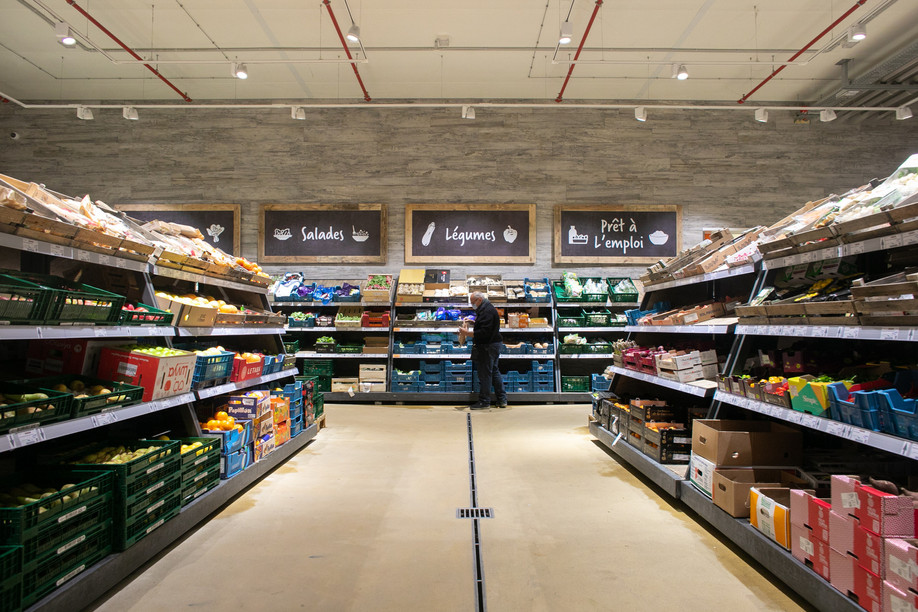 Le cash & carry de La Provençale représente 7% des volumes annuels écoulés par le grossiste dont les commandes à distance sont le cœur de son activité. (Photo: Matic Zorman/Maison Moderne)