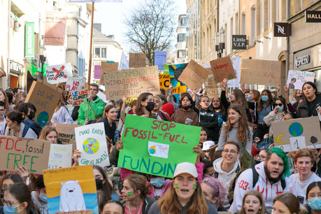 Les jeunes marchaient pour le climat au Luxembourg ce vendredi 25 mars. La thématique devrait faire l’objet d’une tripartite selon un chercheur. (Photo: Matic Zorman/Maison Moderne)