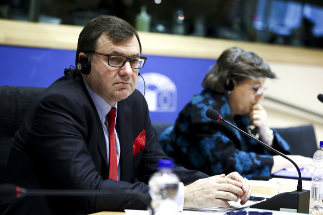 Après un an d’enquête, la résolution de la commission spéciale présidée par Petr Ježek a été adoptée par 505 députés européens, pour 63 votes contre et 87 abstentions. (Photo: Parlement européen)