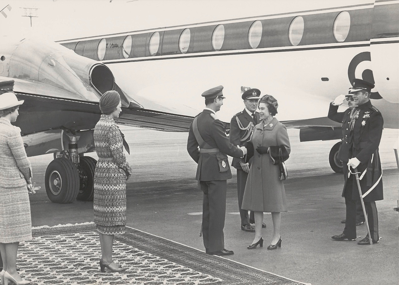 Grand Duke Jean welcome Queen Elizabeth II at Findel airport on 8 November 1976 for the start of the first official state visit by a British monarch to Luxembourg.   National archives/Marcel Tockert