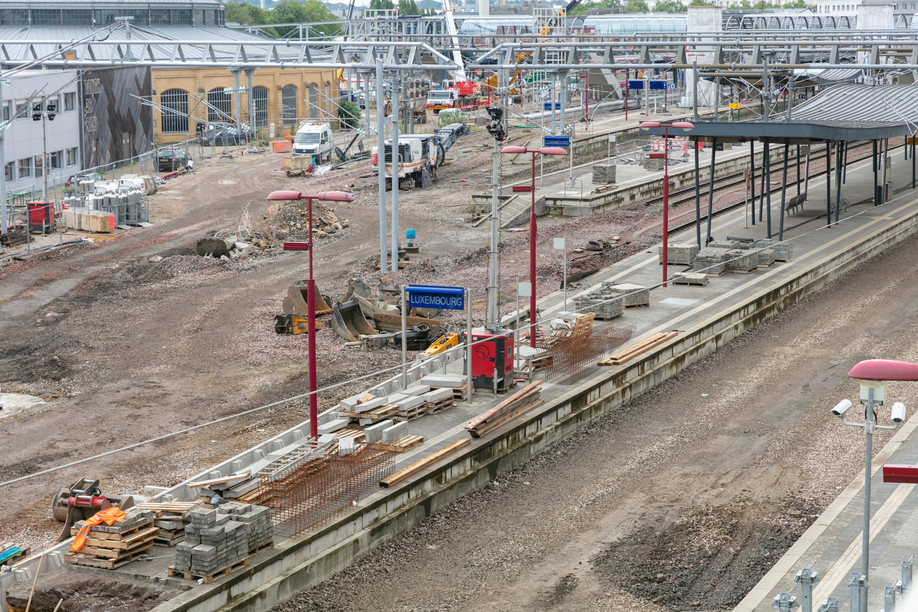 The north side of the station is literally without its rails. (Photo: Romain Gamba / Maison Moderne)