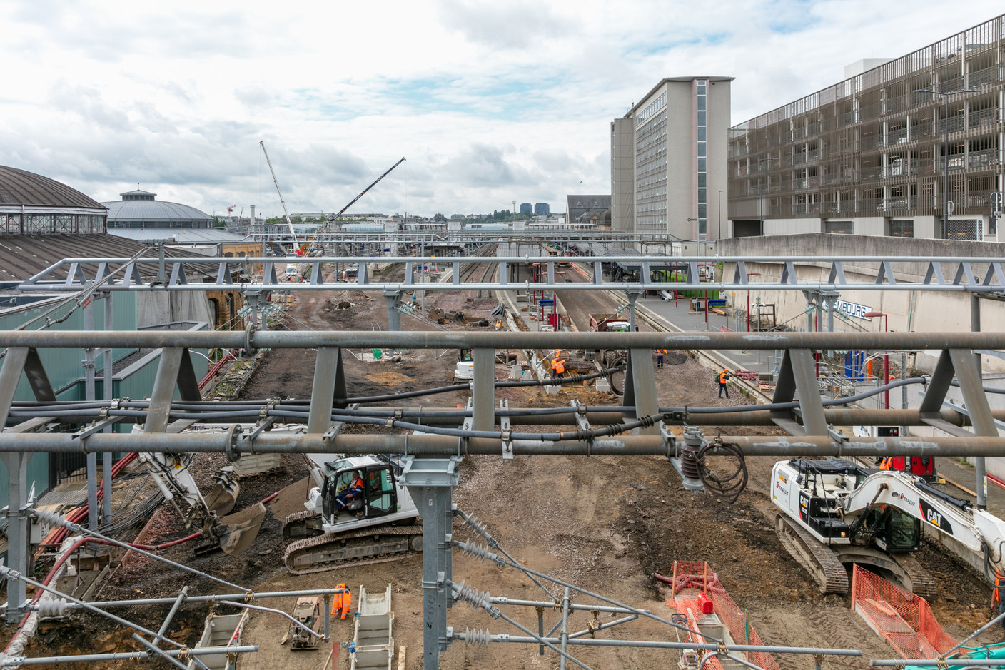 The station usually handles almost 1,000 trains a day. (Photo: Romain Gamba/Maison Moderne)