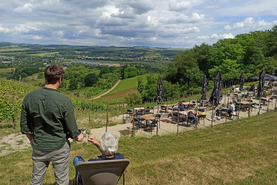 The Um Goldbierg terrace is perched high up in the vineyards of Benoit & Claude. The father-and-son duo are winegrowers in Remich.  Photo: Benoit & Claude Viticulteurs
