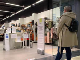 Il fallait s’armer de patience pour entrer dans la boutique d’articles de couture Veritas aux premières heures de la journée. ((Photo: Paperjam))