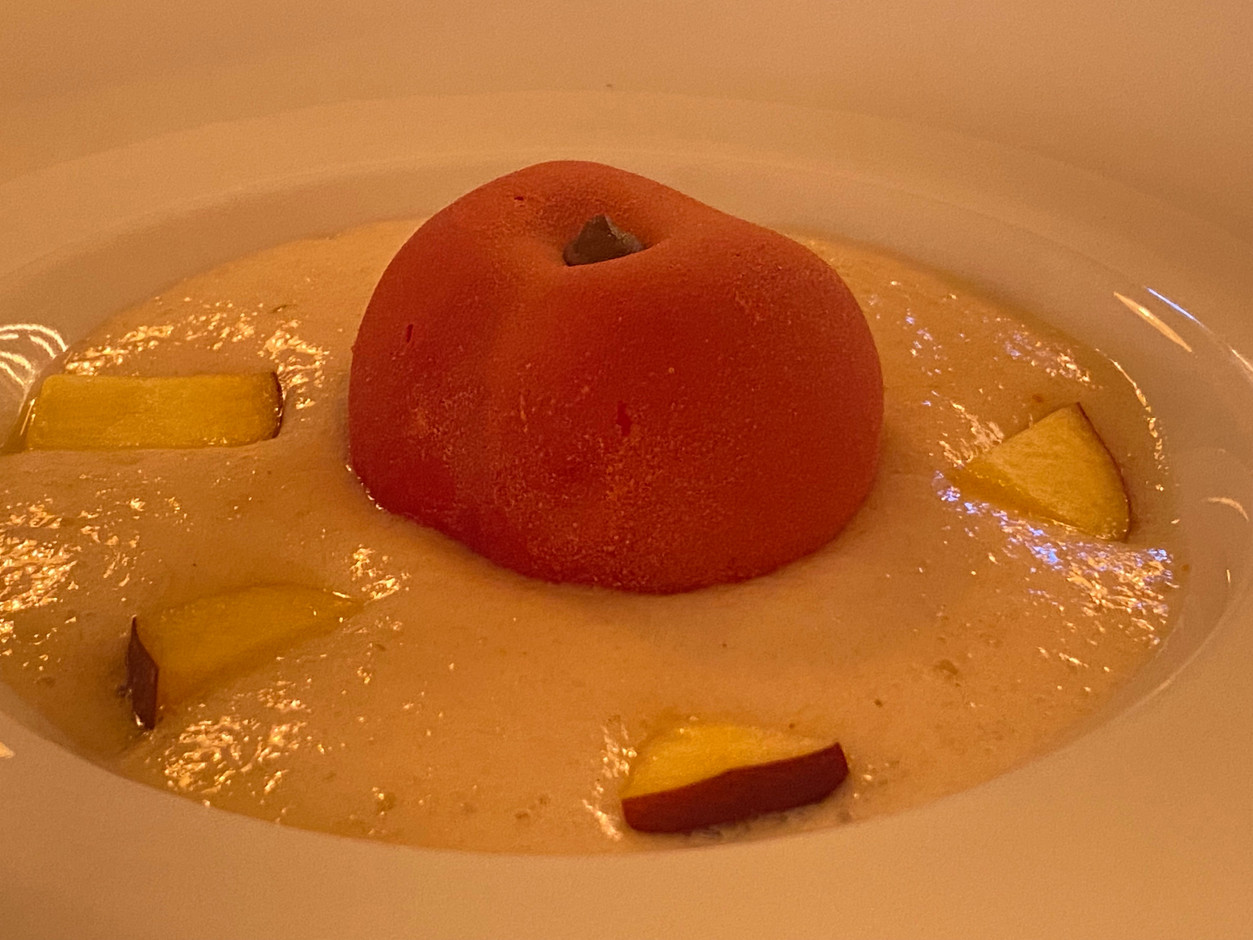 «La pêche» en trompe l’oeil, façon Bellini, espuma au prosecco (Photo: Maison Moderne)