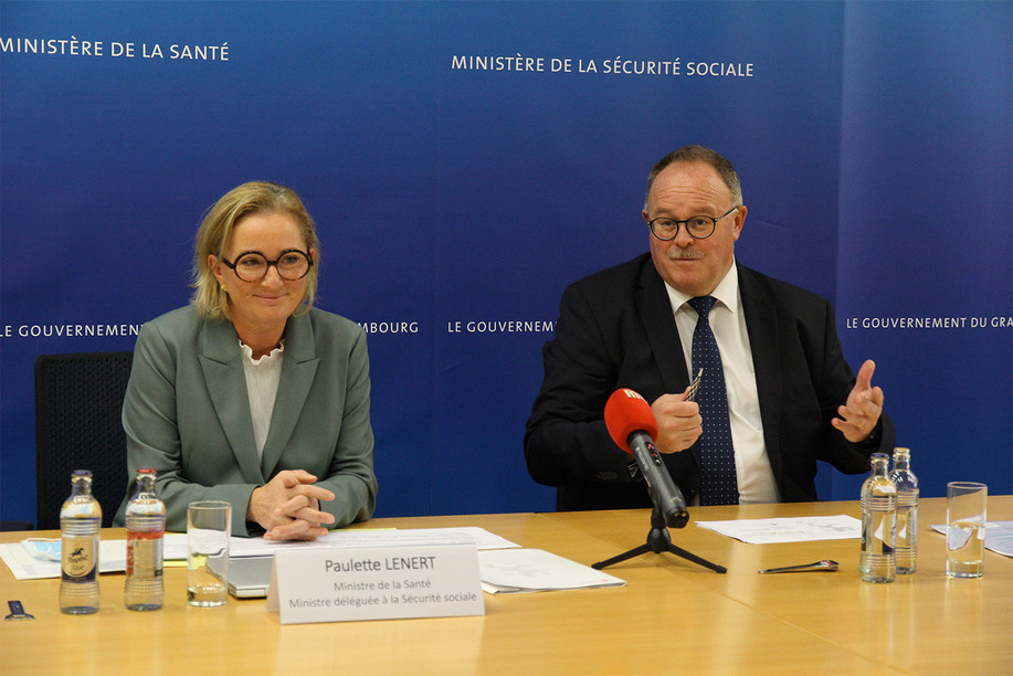 Health minister Paulette Lenert and Social Security Minister Romain Schneider presented the universal health care coverage on Wednesday 27 October. (Photo: MSS/MSAN)