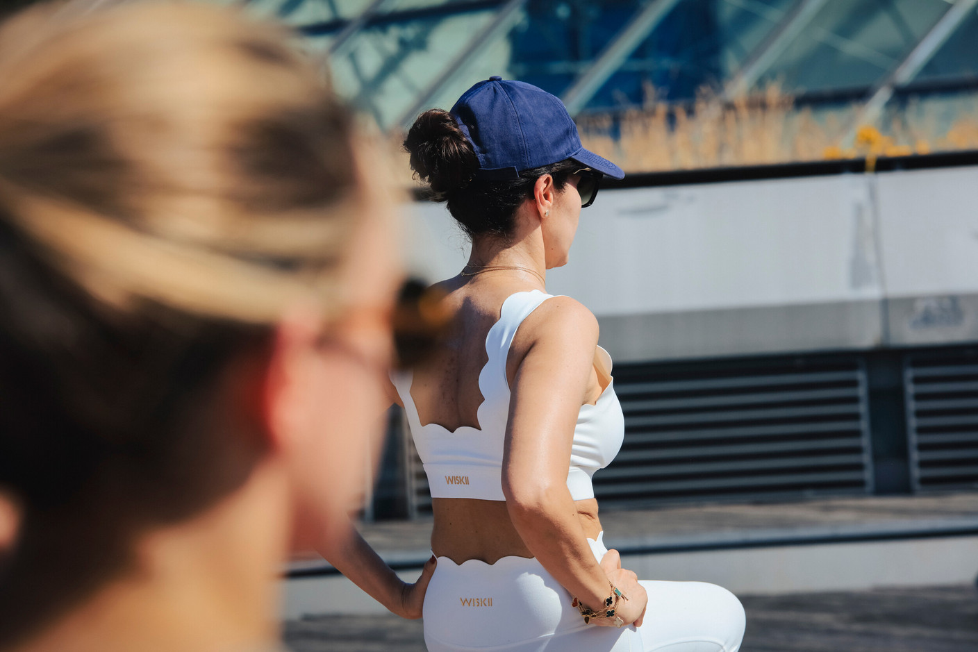 The Sunrise Rooftop Yoga session took place on Sunday 21 June at the Draï Eechelen Museum. (Photo : Virginie Willemet / Vyou)