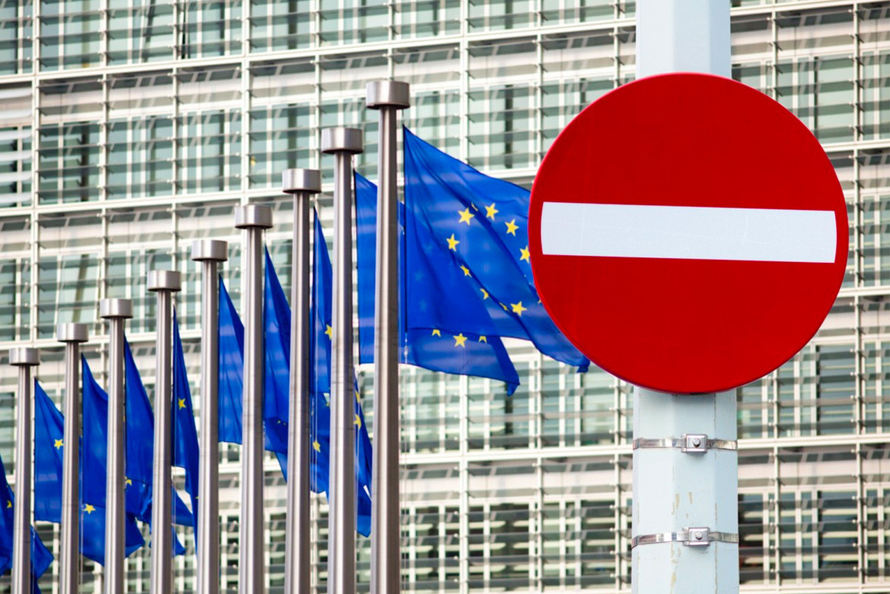 The fifth set of sanctions against Russia removed an exception that still allowed Russians who were also nationals of an EU member state or had a residence permit to access funds in Europe. Photo: Shutterstock
