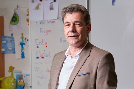 «C’est aux adultes de se contraindre afin que les enfants puissent être le plus libres possible», explique Alain Massen, président de la Représentation nationale des parents. (Photo: Andrés Lejona/Maison Moderne/archives)