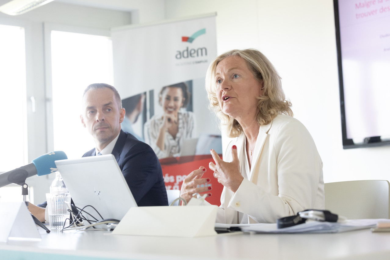Adem director Isabelle Schlesser, with labour minister Georges Mischo (CSV) to her left. Among other challenges, Adem knows it has to meet the challenge of digitalisation. Photo: Guy Wolff/Maison Moderne