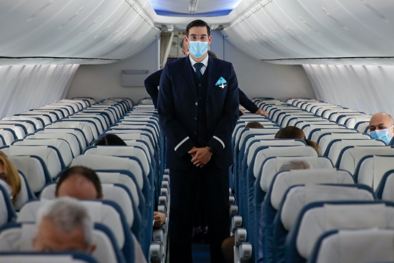 Pour Luxair, le port du masque à l’intérieur des avions n’a pas beaucoup de sens, dans la mesure où l’air y est continuellement mélangé à une grande quantité d’air frais extérieur, en plus d’être filtré. (Photo: Romain Gamba/Maison Moderne/Archives)