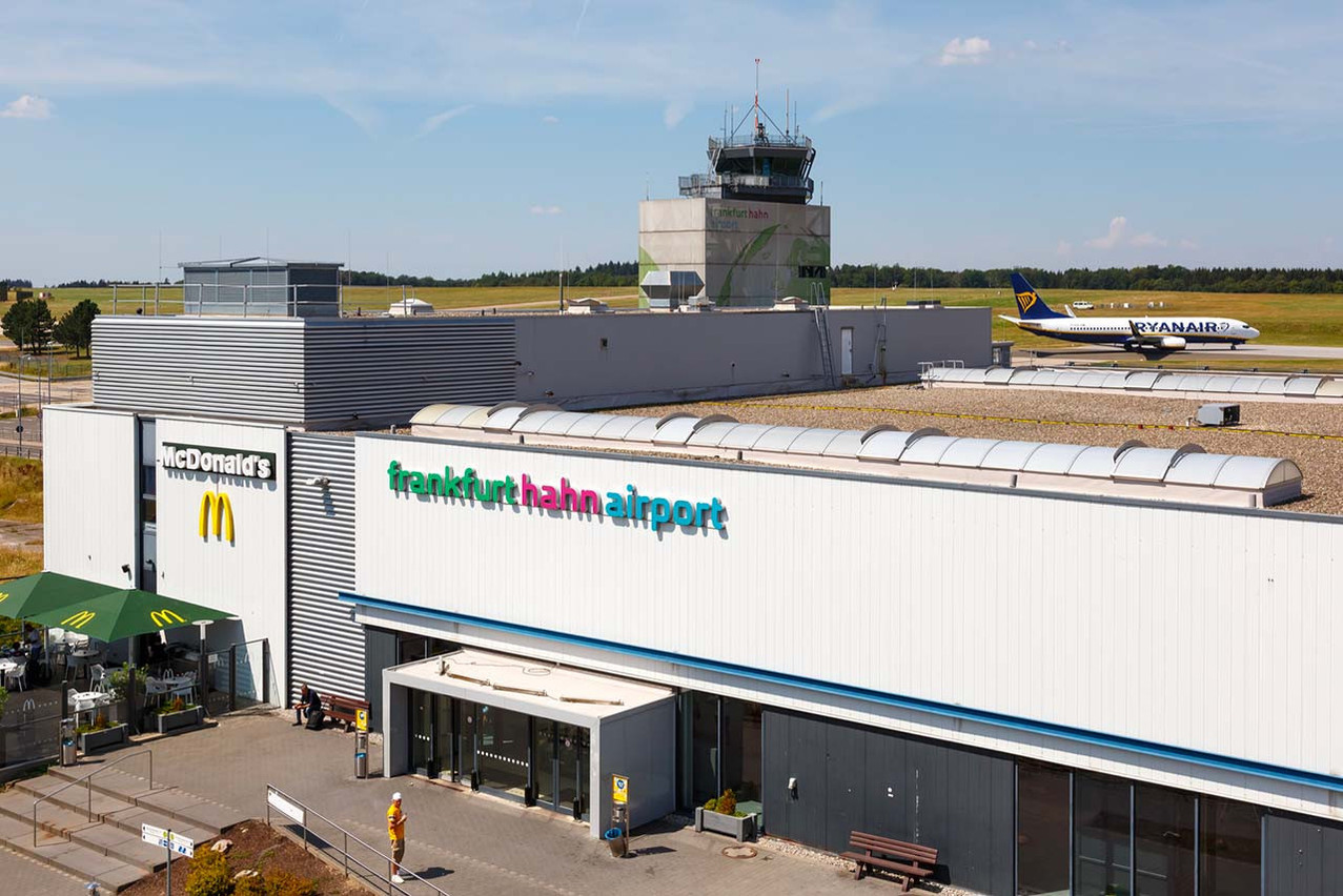L’aéroport de Francfort-Hahn devrait poursuivre son activité. Il a été vendu à Swift Conjoy GmbH, même si l’achat reste soumis à des conditions contractuelles.   (Photo: Shutterstock)