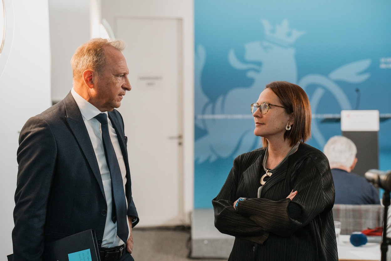 Finance Minister Gilles Roth and Defence Minister Yuriko Backes are confident about the attractiveness of the government’s Defence Bond. (Photo: Ministère des Finances)