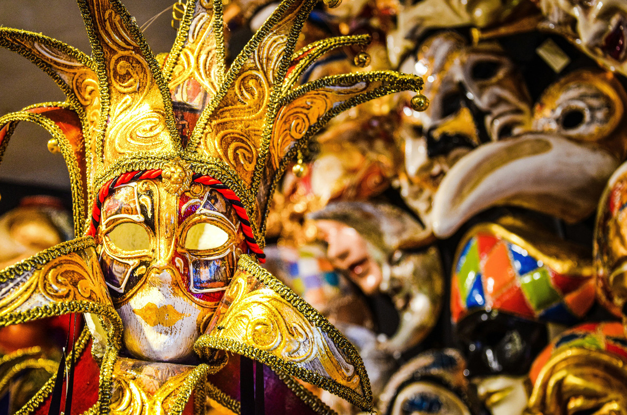A colourful carnival evening with live music awaits you at the Doubletree by Hilton on 28 February 2025. Photo: Unsplash