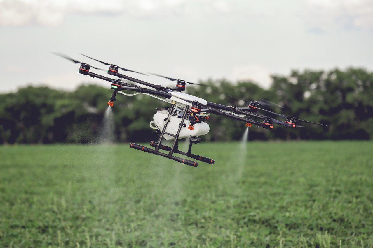 Les images et les données enregistrées par les drones, capteurs et autres caméras de surveillance sont analysées, afin d’améliorer la performance économique, mais aussi la performance environnementale.  (Photo: ivan-river.com / Adobe Stock)
