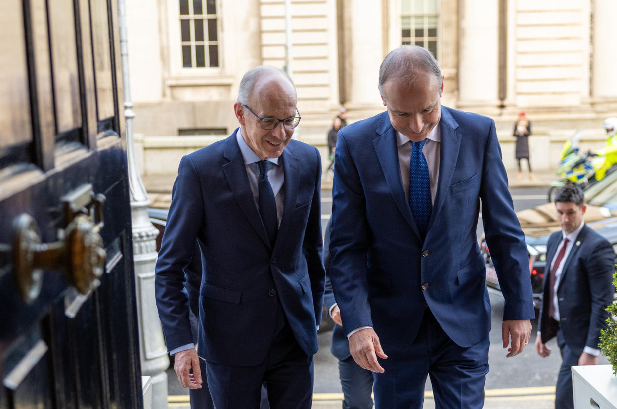 En quelques mois, le Premier ministre, Luc Frieden, ici en visite chez son homologue Micheál Martin à Dublin, a redonné de la «compétitivité» à la place financière. Reste à voir comment elle s’appropriera ce triangle des ambitions. (Photo: SIP)