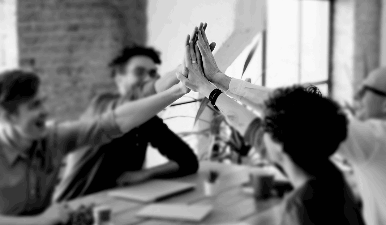 Collaborer pour améliorer l’Expérience employé. (Photo: Canva)