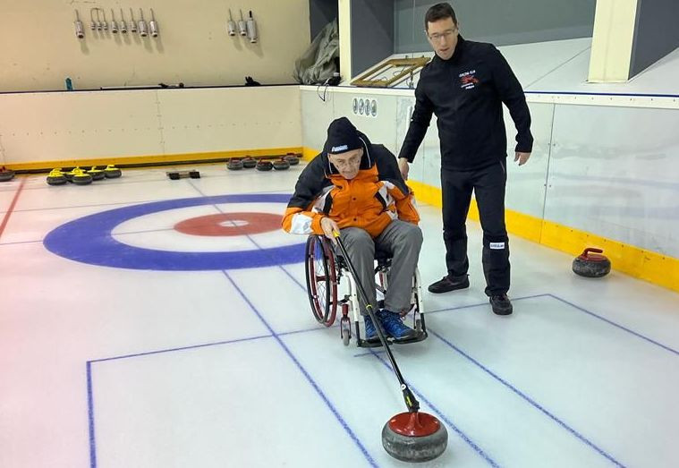 Some adaptations to the rules allows everyone to practice curling with minimal obstacles. Luxembourg Paralympic Committee