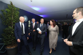 (l-r) Doug Hart, CEO; René Beltjens, chairman; Xavier Bettel (DP), prime minister and minister of state; Joanne Ferris, chief human resources officer at the firm’s 20th anniversary celebration, held on 29 September 2023 at Luxexpo.  Photo: Alter Domus