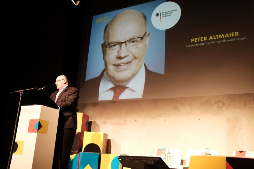 Le ministre allemand de l’Économie, ici lors de la précédente édition du Digital Summit à Dortmund, a lourdement chuté en quittant la scène. (Photo: DE. digital)