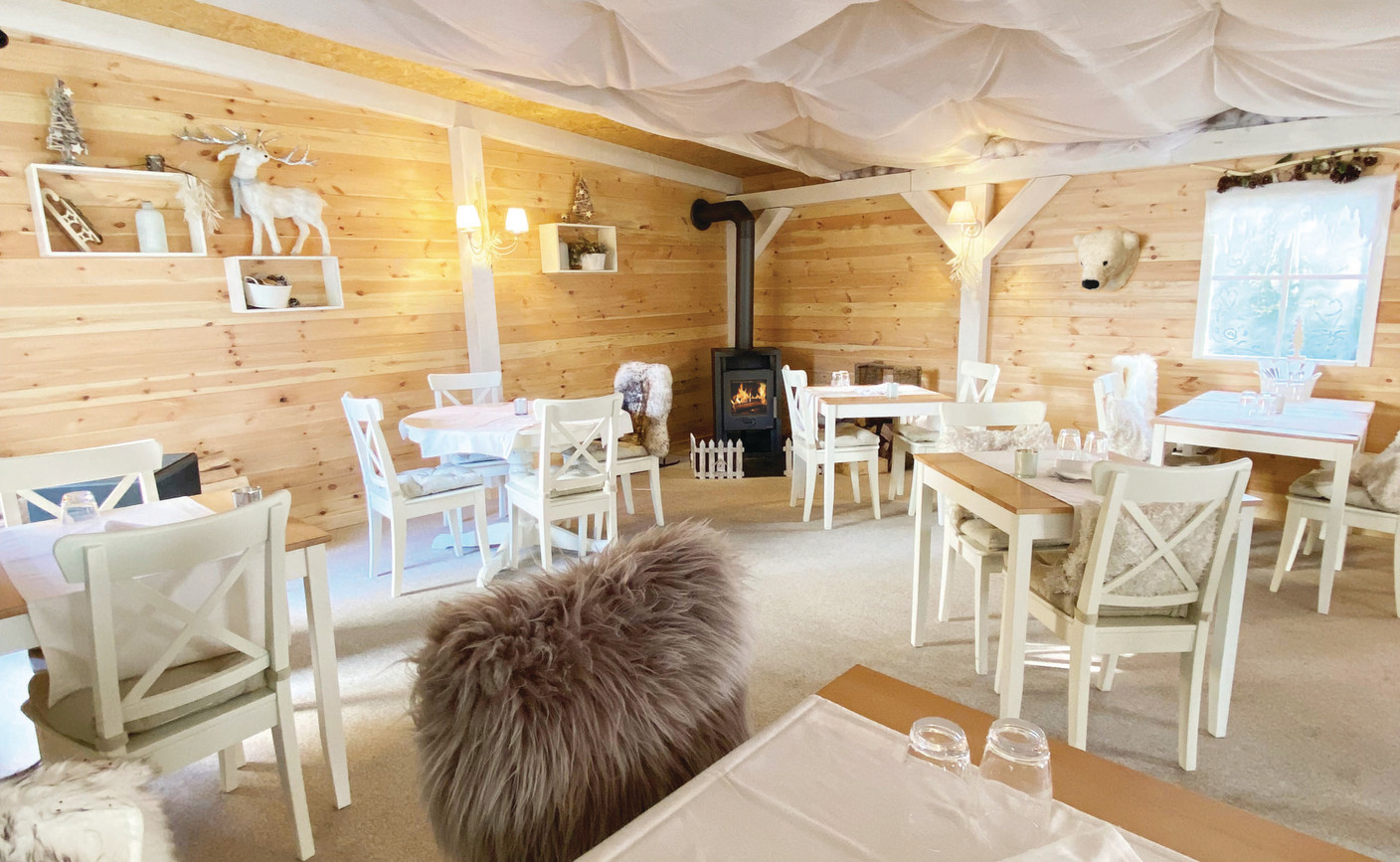 Ambiance chalet aux restaurants du groupe Aura. (Photo: Aura)