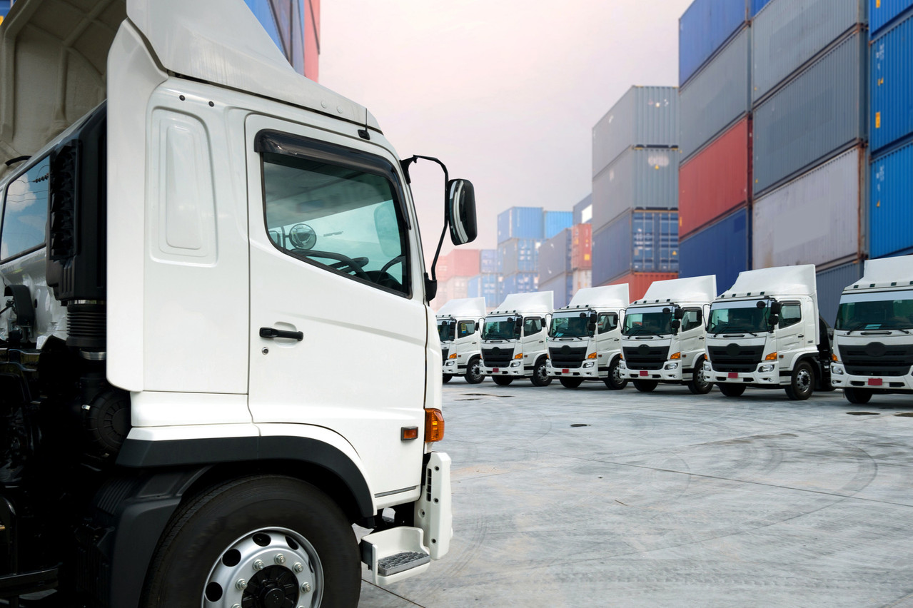 L’entreprise peut réduire les besoins logistiques et les coûts à la source en optimisant les tournées (routing intelligent, télématique, réduire les fréquences, sens de la montre, regroupements), en privilégiant la proximité ou en augmentant le taux de remplissage. (Photo: Shutterstock)