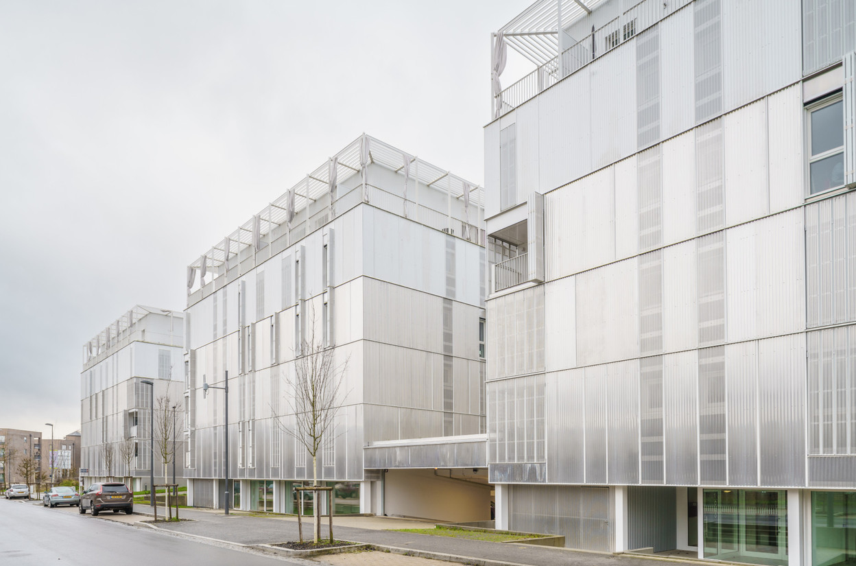 This residential complex features a distinctive façade. Photo: Miguel Fernández Galiano