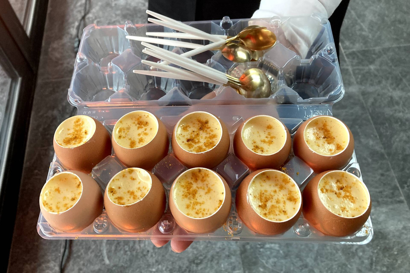 These eggshells contain Bouchot mussels, served with a curry sauce and coconut milk mousseline. Photo: Céline Coubray