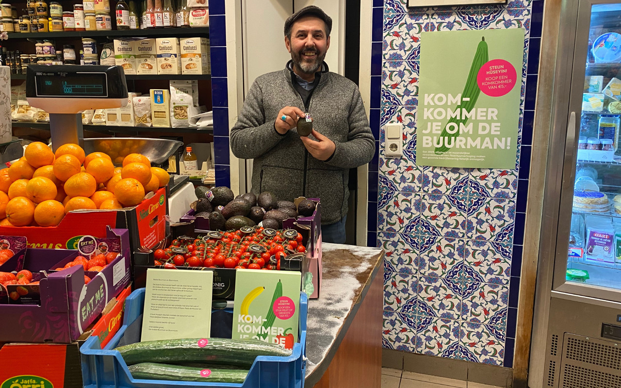 The campaign encourages customers to buy a cucumber for €5 to help Hüseyin the grocer cover his energy costs.  Photo: European Design Awards