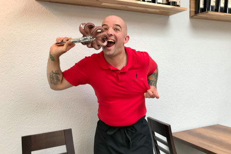 Malgré la frustration d’être fermé et l’impatience de retrouver son activité, Gino Roberto ne perd pas le sourire et propose de régaler les Valentin(e)s avec un menu à emporter! (Photo: DR)
