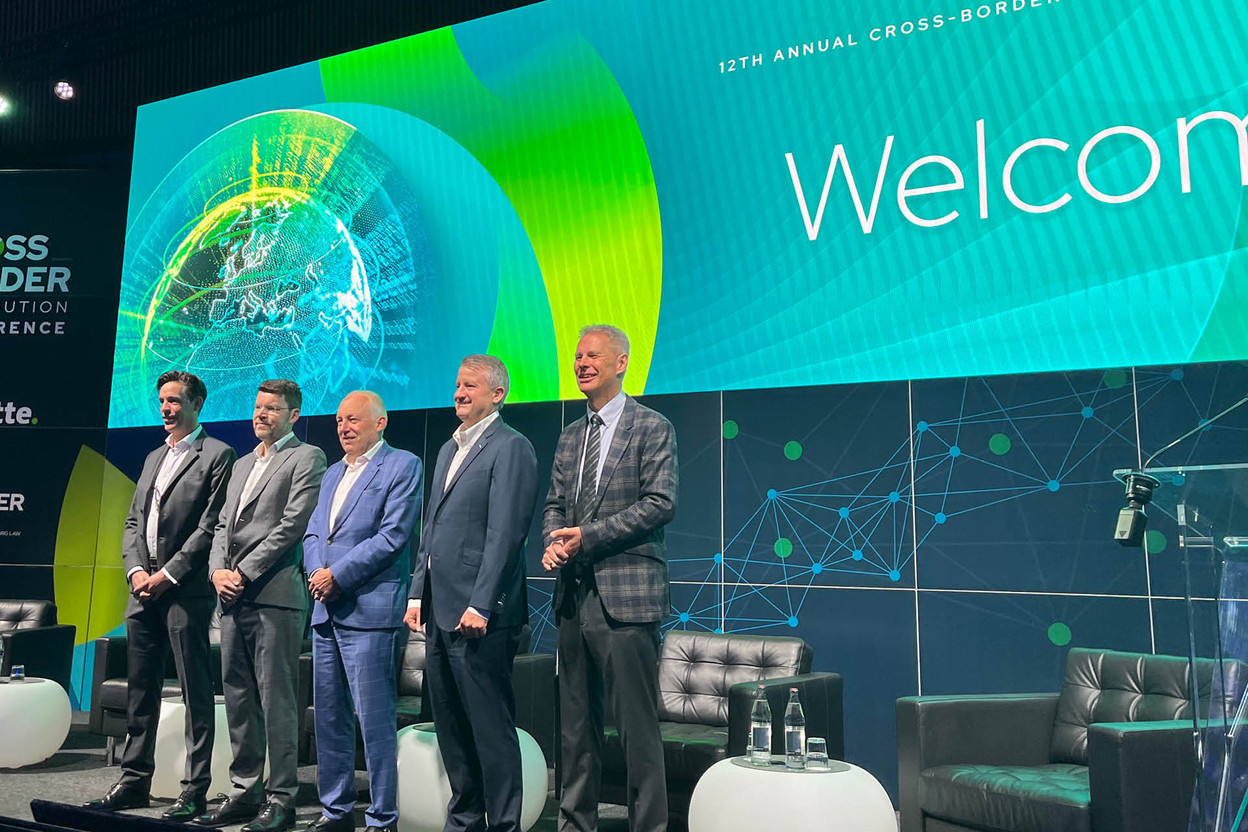 F.l.t.r. Jérôme Wigny (Elvinger Hoss Prussen), Xavier Zaegel (Deloitte), Jacques Elvinger (Elvinger Hoss Prussen), Justin Griffith (Deloitte), Yuri Bender (Financial Times) (Photo: Elvinger Hoss Prussen)