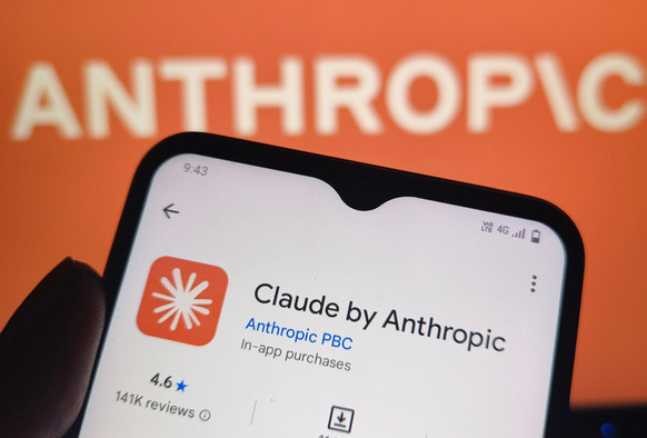 Anthropic reconnaît que plusieurs accords contiennent des clauses d’achat minimal ou de paiement obligatoire. Elle pourrait supporter des coûts lorsque l’ouverture d’un centre de données prend du retard.  (Photo: Shutterstock)