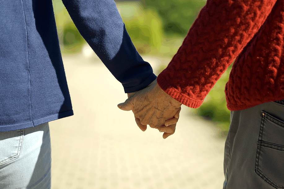 Image de couverture tirée du film événement «Caring» de David Ianni et MrFilms pour Elisabeth. (Photo: MRFilms)