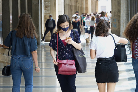Le gouvernement aurait effectué des démarches auprès de prestataires techniques pour savoir ce que coûterait la mise en place d’une application de traçage. (Photo: Shutterstock)