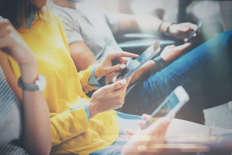 Les consommateurs paieront ainsi au maximum 19 centimes (+ TVA) par minute pour un appel vers un autre pays de l’Union européenne, et 6 centimes (+ TVA) par SMS. (Photo: Shutterstock)