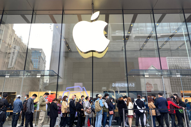 Les consommateurs chinois se sont rués sur le nouvel iPhone 12 à l’automne. (Photo: Shutterstock)