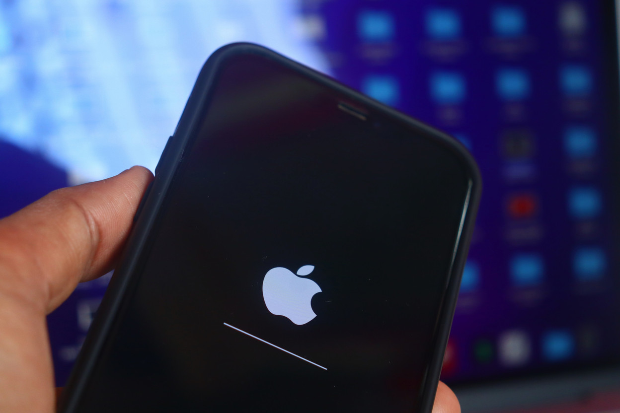 A US-made iPhone could cost up to $3,500. Photo: Shutterstock
