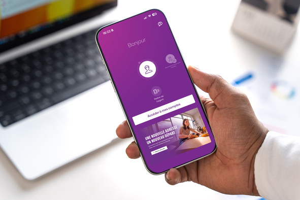 Pour le client, la première place attribuée à la Bil signifie que son application combine mieux que ses concurrentes locales l’accès aux fonctions bancaires et la facilité d’utilisation. (Photo: Shutterstock. Montage: Paperjam)
