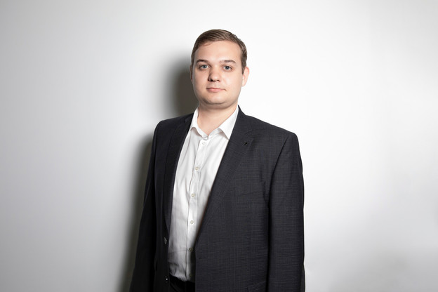 Roman Tikhonov: «Je cherche à développer mon réseau, à découvrir de nouveaux partenaires et/ou des contacts interpersonnels.» (Photo: Jan Hanrion / Maison Moderne)