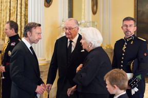 Stéphane Bern, le roi Albert II de Belgique et la reine Paola (Photo: Cour grand-ducale/Samuel Kirszenbaum)
