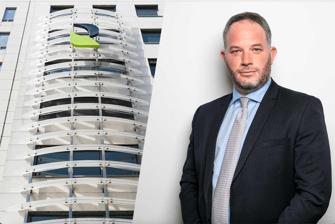 Le DRH de Raiffeisen, Laurent Derkum, ne regrette pas la mise en place du «Quality Time». (Photo: Romain Gamba/Maison Moderne. Montage: Maison Moderne)