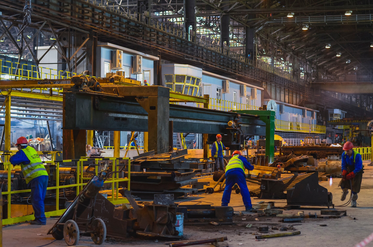 ArcelorMittal says that the economic and energy climate has made it harder to achieve its ambitions. The NGO SteelWatch laments in a report that the company is not going far enough. Photo: Shutterstock