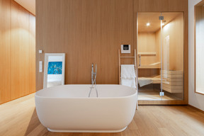 The use of wood is also favoured in the interior design. Photo: Patty Neu