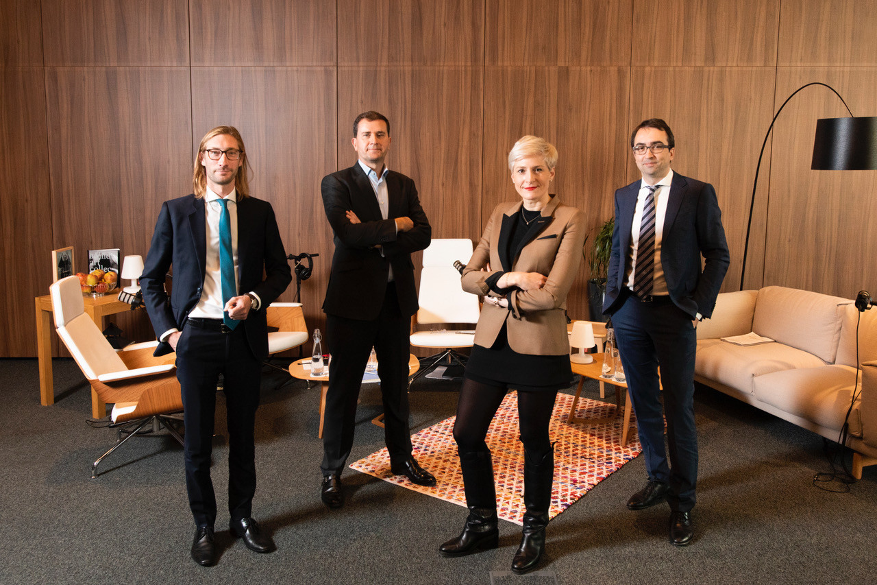 De gauche à droite: Philippe Schmit  ( Partner, Employment Law ) , Thierry Lesage  ( Partner, Tax Law ) , Astrid Wagner  ( Partner IP, Communication & Technology )  et Marc Mouton  ( Partner, Banking & Financial Services ). (Photo: Eva Krins/Maison Moderne)