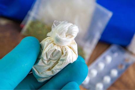 Les dealers et trafiquants arrêtés, la justice passe. Et le Fonds de lutte contre certaines formes de criminalité récupère ces avoirs pour les utiliser à bon escient. (Photo: Shutterstock)
